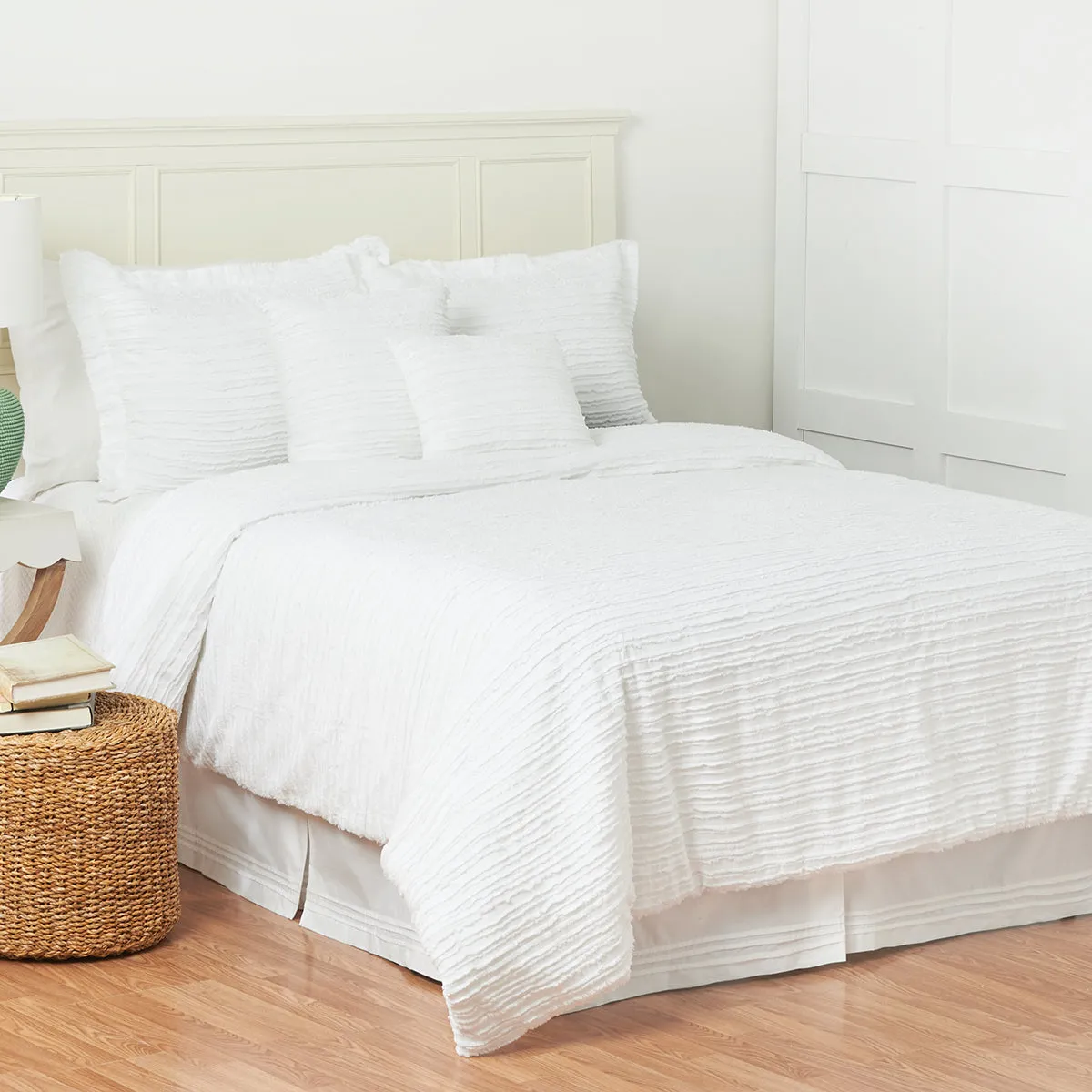 Eyelashes White Comforter Set