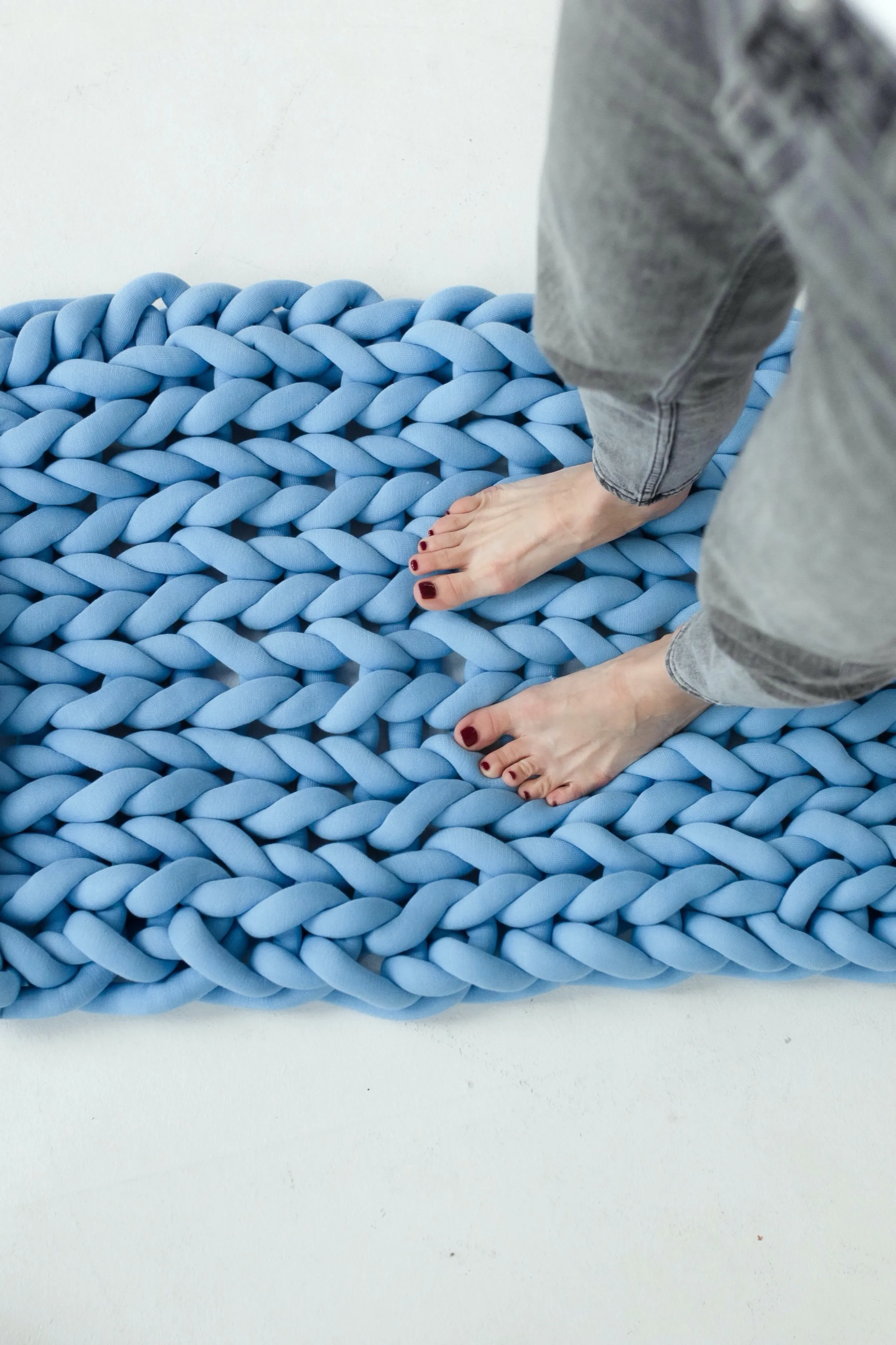 Tube yarn rug, medium 24”x32” (60x80 cm)