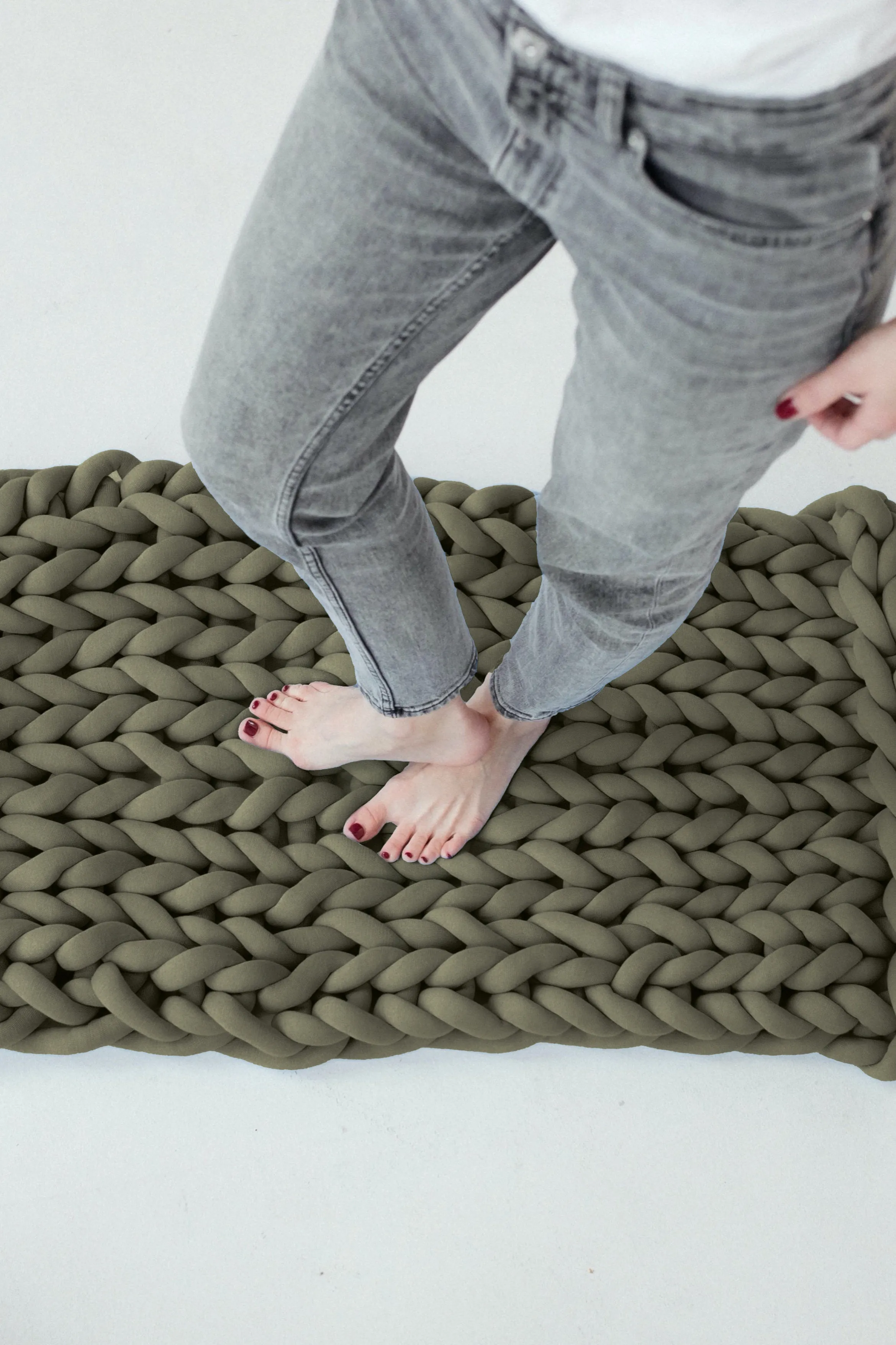 Tube yarn rug, medium 24”x32” (60x80 cm)